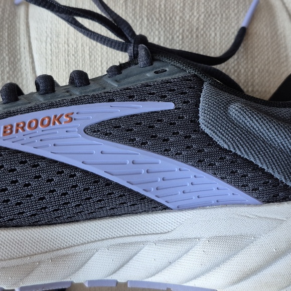Brooks Anthem 6 Size 7.5 Steel Gray/Lavender Accents Athletic Shoes. Retail $93. - Picture 4 of 9